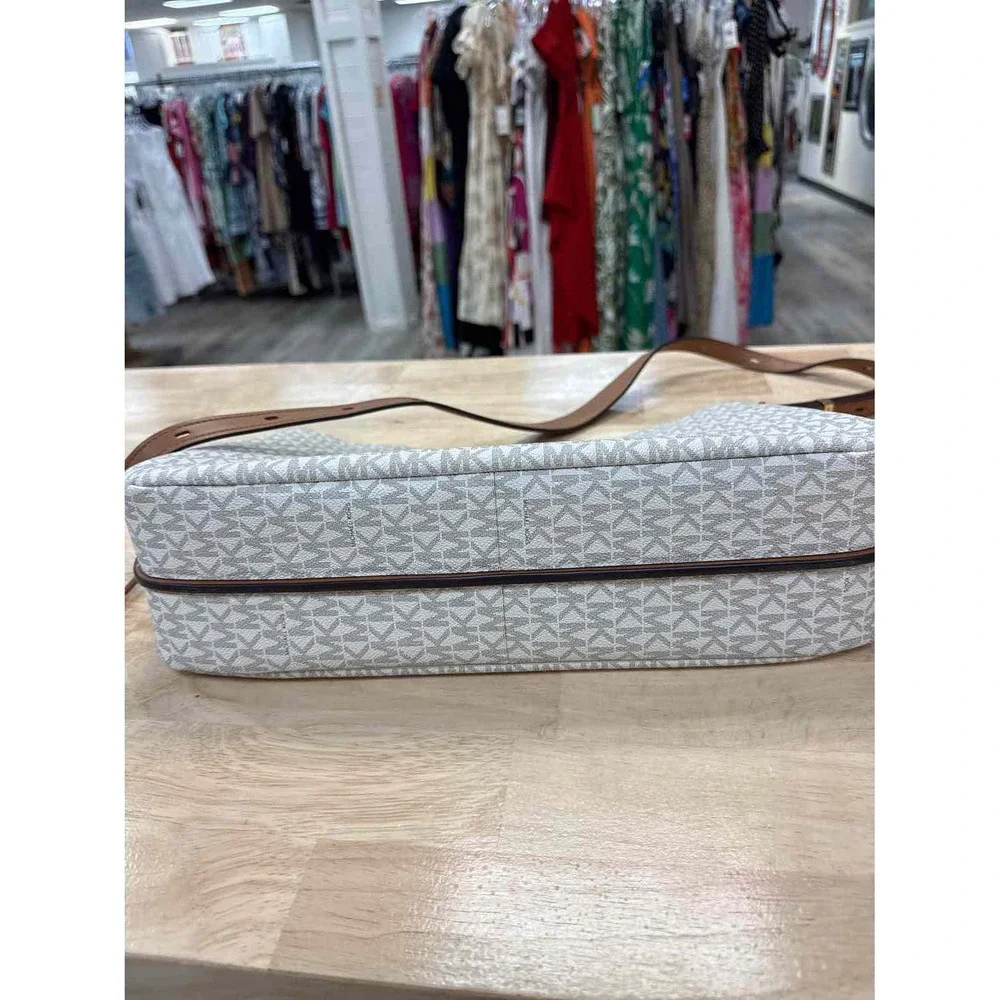 Michael Kors Cream Shoulder Preloved Nolita Handbag